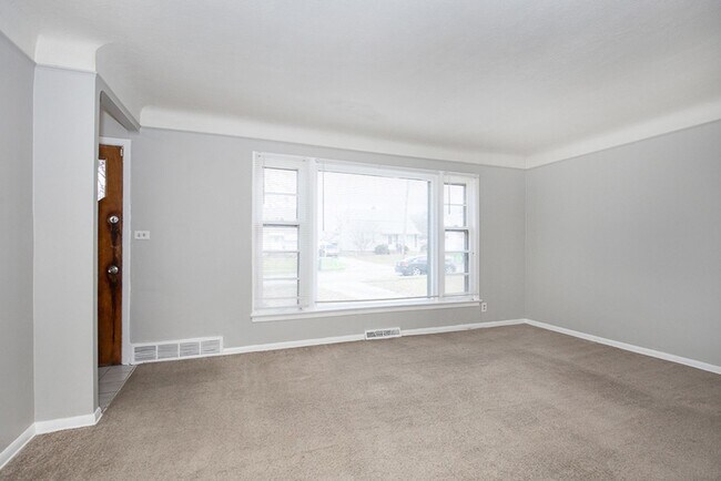 Building Photo - 3 Bed/1 Bath Single Family Home!