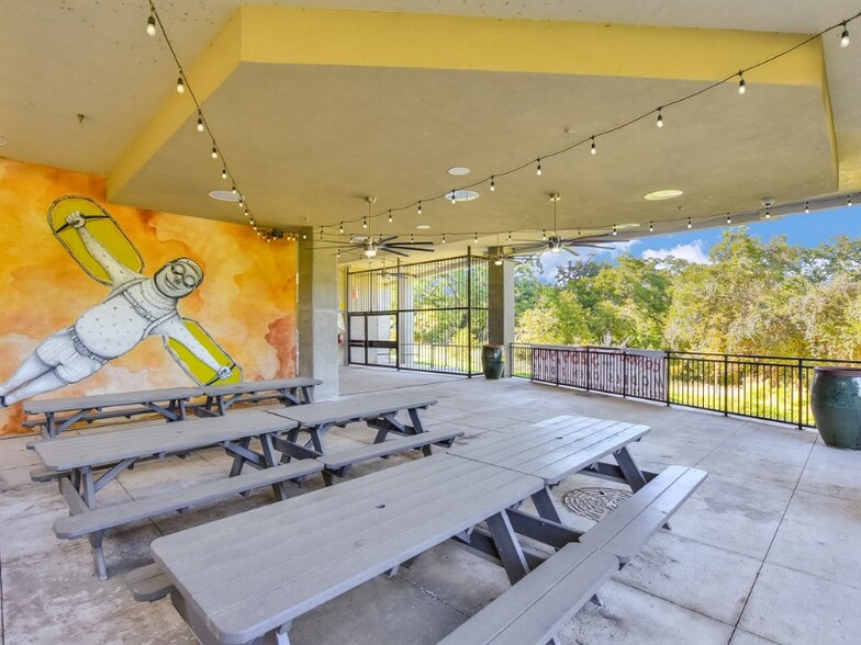 Building Photo - 1900 Barton Springs Rd
