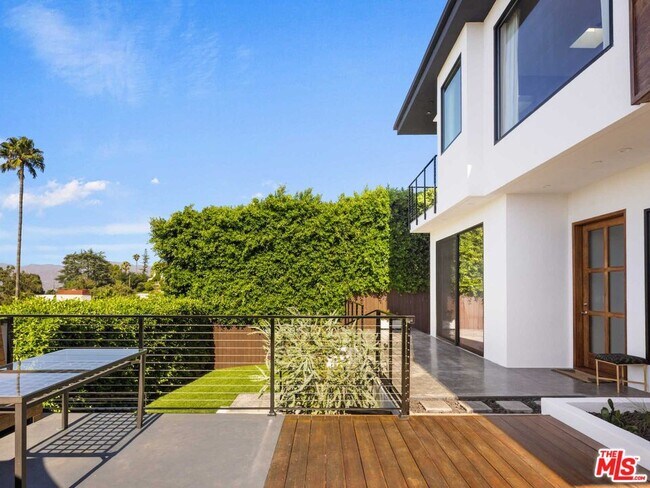 Building Photo - 3606 Berry Dr