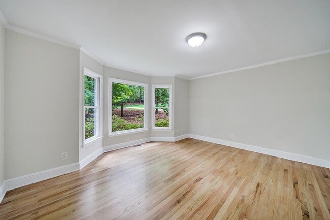 Building Photo - Beautiful Five Bed Three and Half Bath Hom...