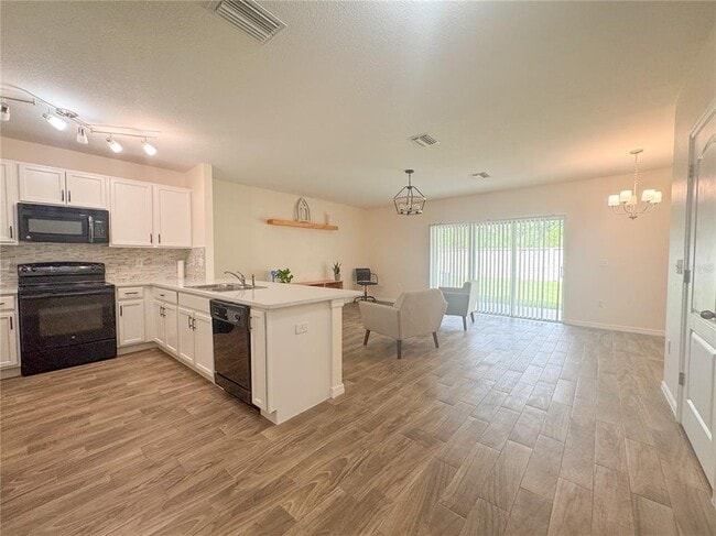 Building Photo - 12823 Buffalo Run Dr