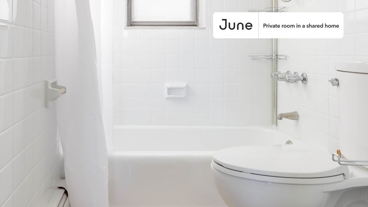 Building Photo - Room in Shared 4 bed/1 bath home