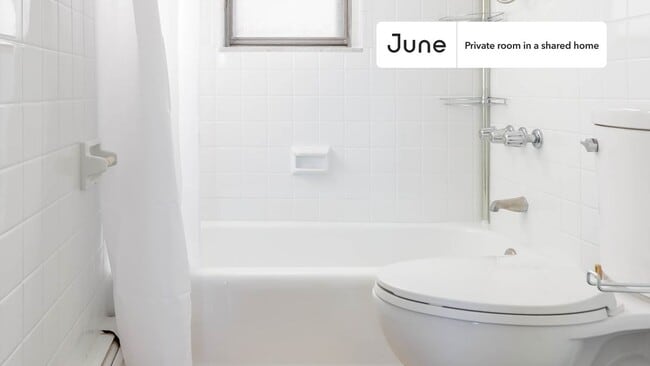 Building Photo - Room in Shared 4 bed/1 bath home