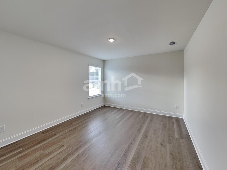 Building Photo - 3019 Ansley Place Rd