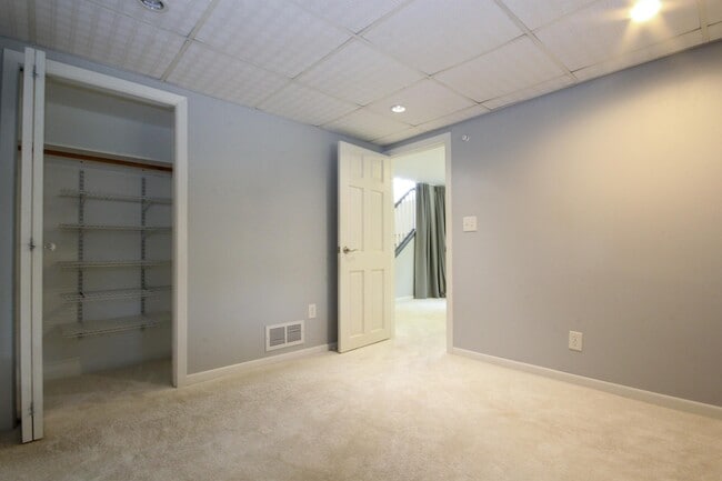 Building Photo - 4418 Clover Ln