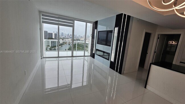 Building Photo - 1861 NW N River Dr