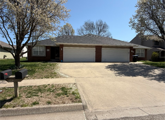 Building Photo - 3612 SW Atwood Ave