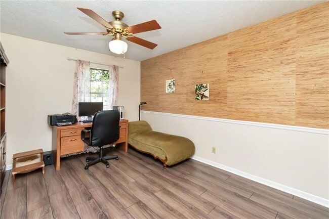 Building Photo - WELCOME TO GEORGETOWN CONDOMINIUMS IN SPRI...