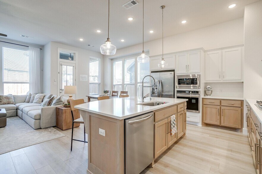 Building Photo - 14904 Chipwood Dr