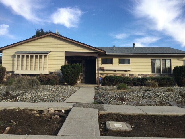 Building Photo - 23301 Hamlin St