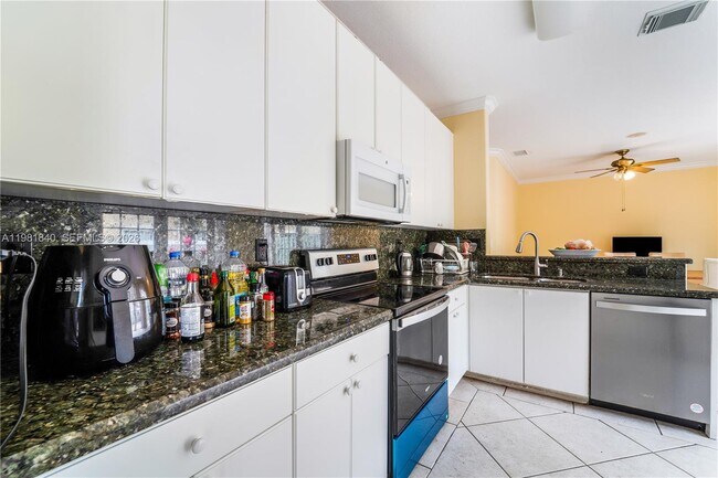 Building Photo - 200 SW 87th Path