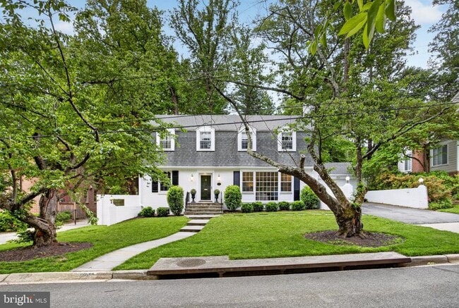 Building Photo - 5973 Searl Terrace