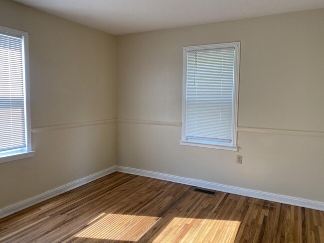 Building Photo - 6393 Eatons Creek Rd