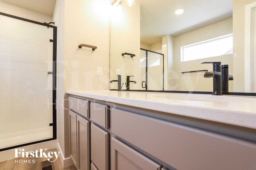 Building Photo - 10567 Horton Dr