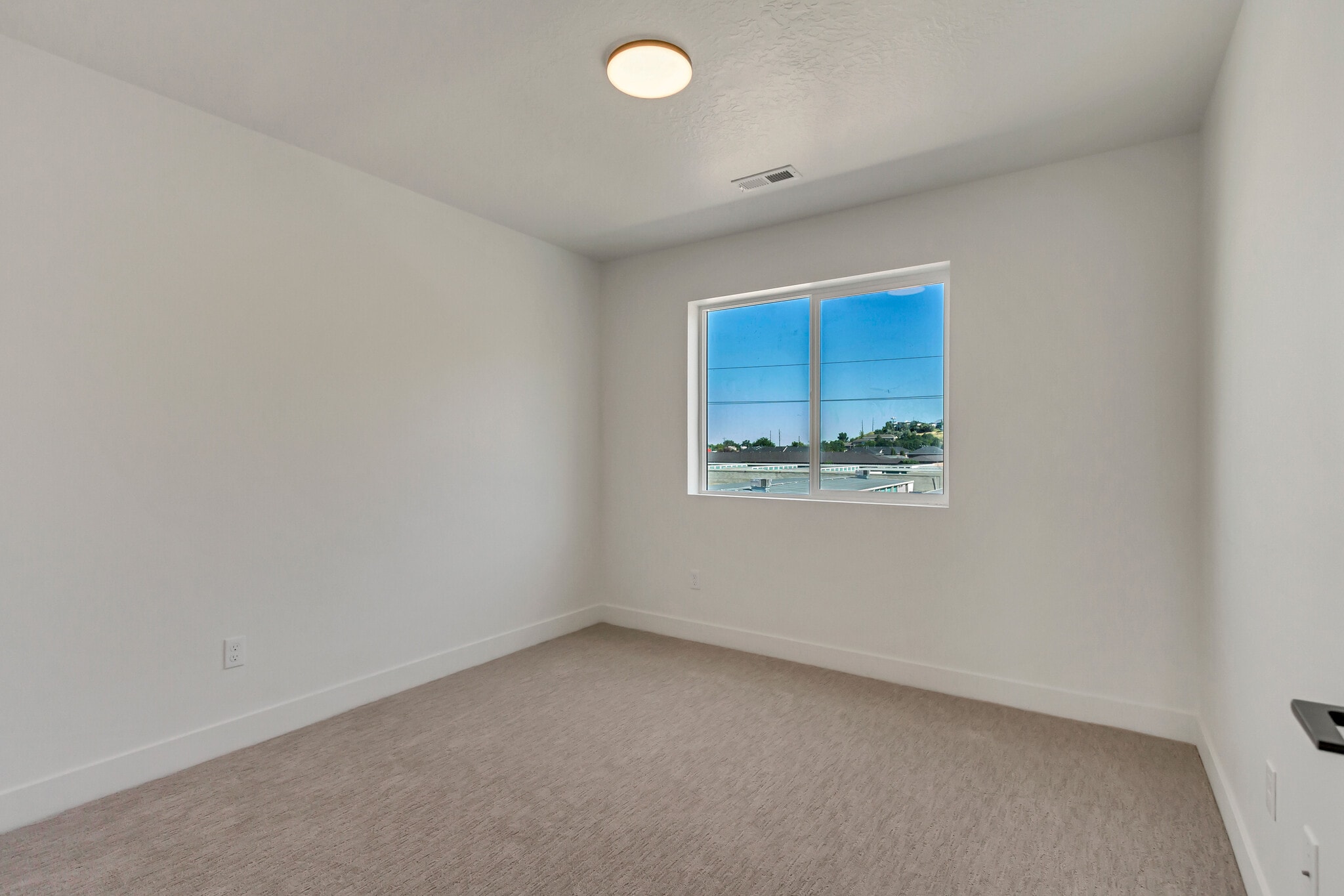 Building Photo - 5913 Wasatch Dr