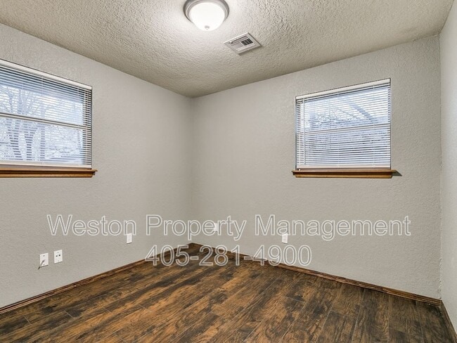 Building Photo - 1304 Regency Blvd