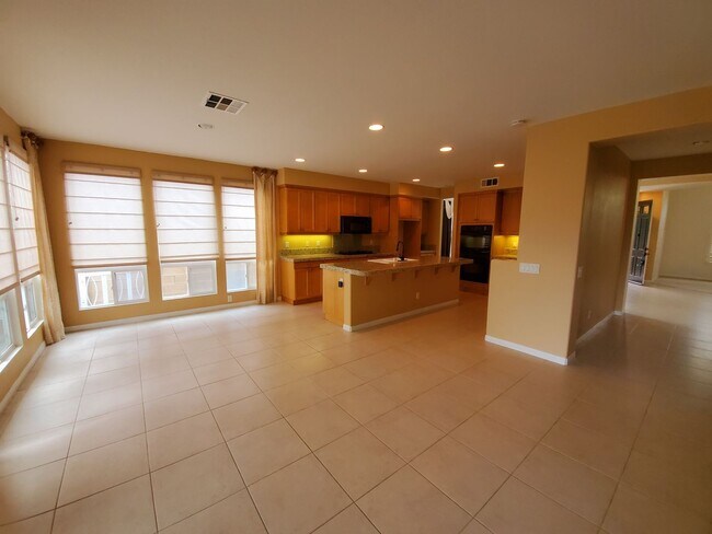Building Photo - GORGEOUS Executive Home. OFFICE /LOFT/ GRE...