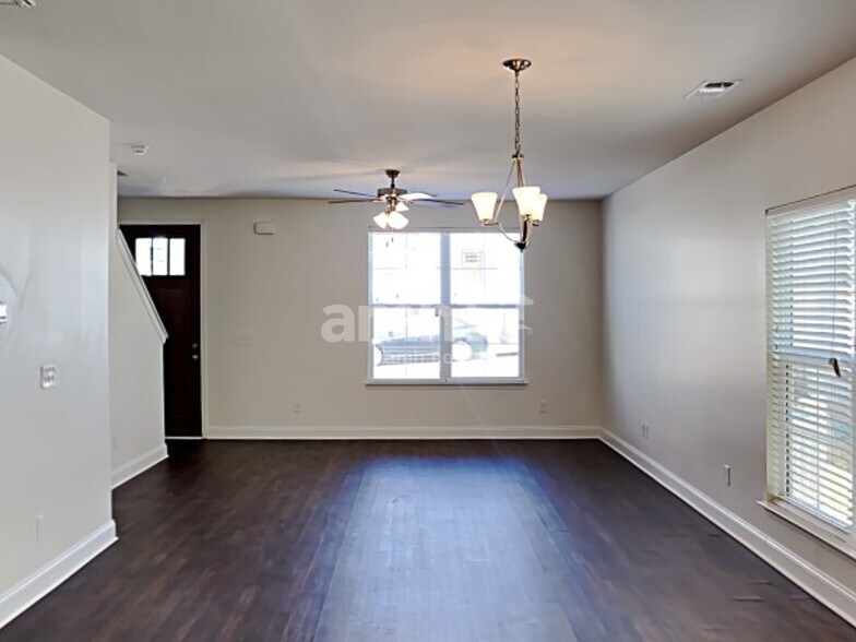 Building Photo - 5344 Tupelo St