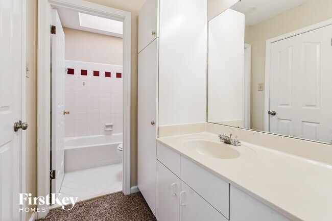 Building Photo - 8141 Walnut Valley Cove