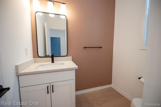 Building Photo - 3351 Cummings Ave