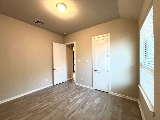 Building Photo - 5806 Pecos Ct