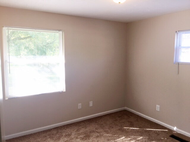 Building Photo - GORGEOUS EAST SIDE 3 BR/1.5 BA STONE RANCH AVAILABLE NOW!