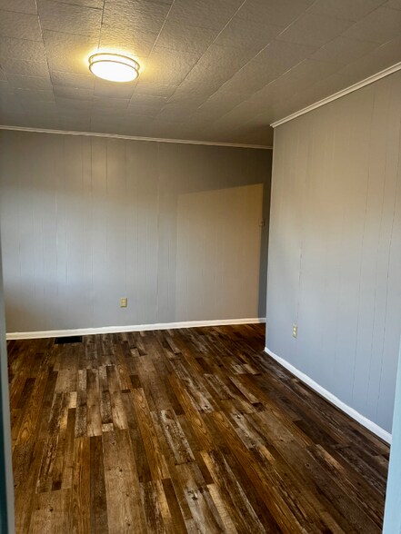 Building Photo - 108 Broad St