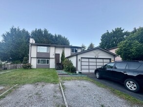 Building Photo - 916 207th Pl SE