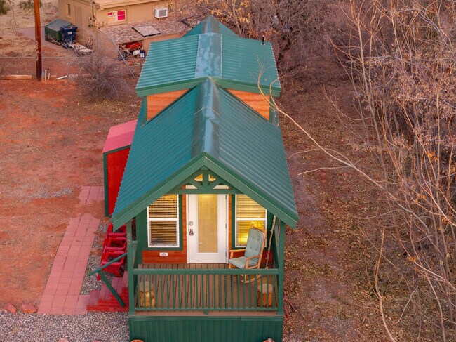 Building Photo - 2830 Red Rock Loop Rd