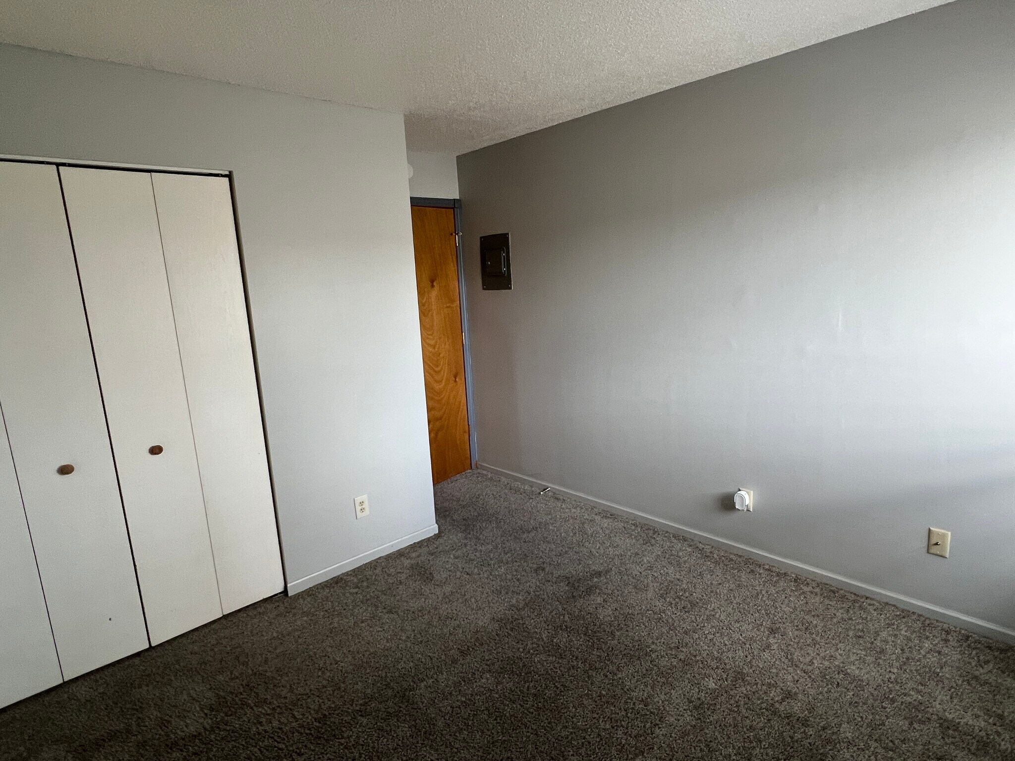 Building Photo - 2106 Valleyhigh Dr NW