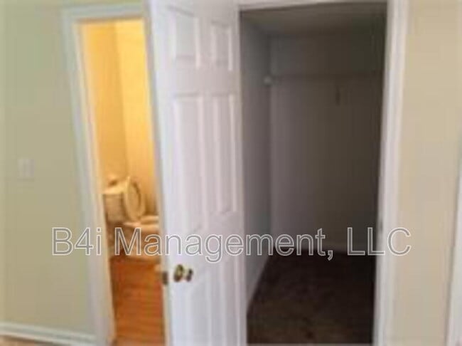 Building Photo - 2423 Brianna Dr