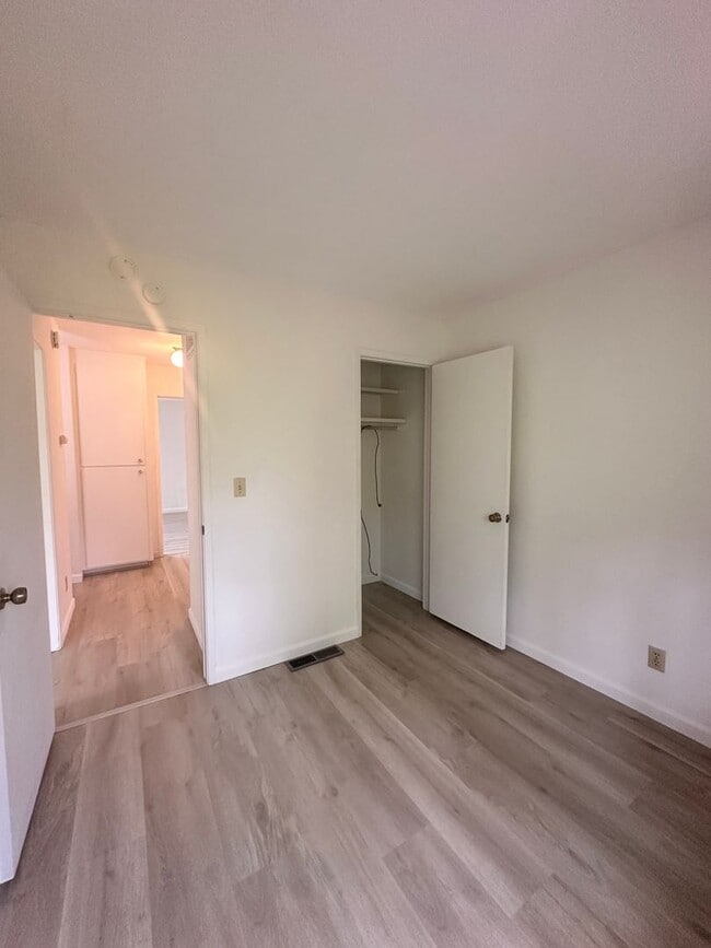 Building Photo - Unit with updated flooring!