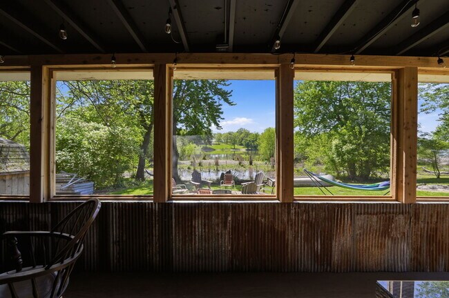 Building Photo - 34500 S Lakeside Terrace