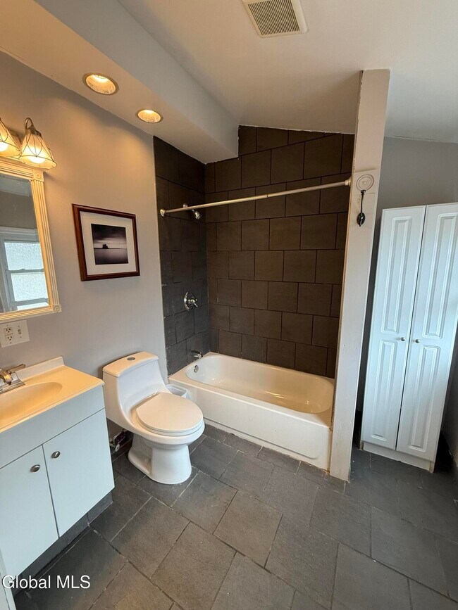 Building Photo - 1960 Eastern Pkwy