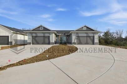 Building Photo - 5301 N Pinecrest Ct