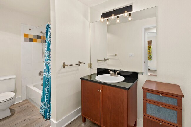 Building Photo - 1Bd/1Ba Seattle Condo