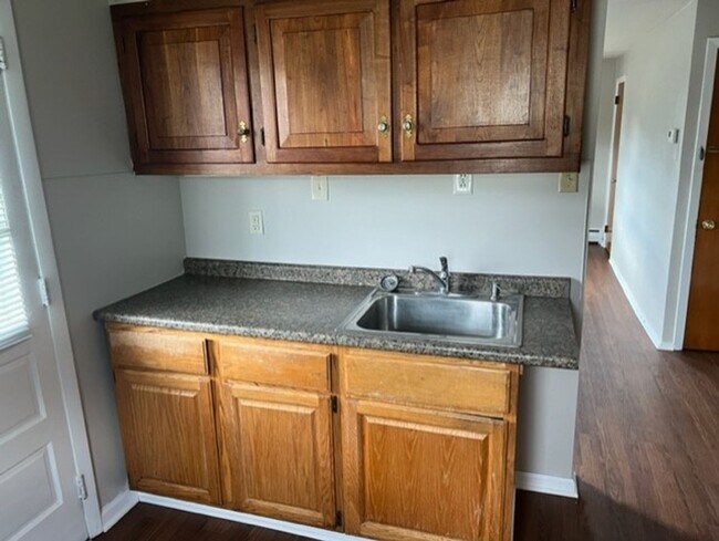 Building Photo - 361 Colonial Rd