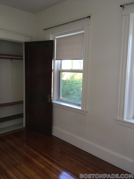 Building Photo - 163 Summer St