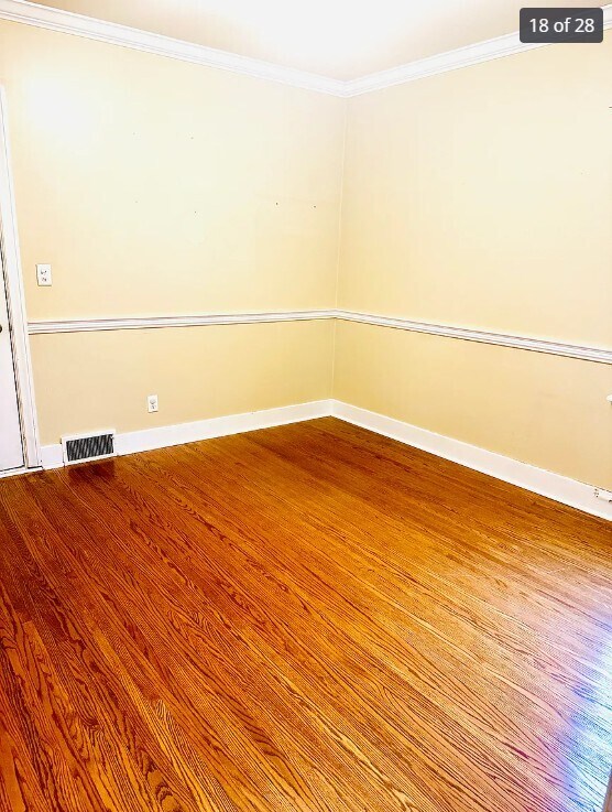 Building Photo - 2501 W Moss Ave