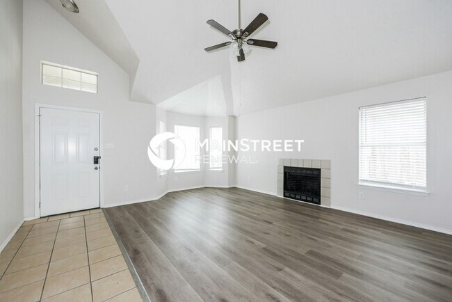 Building Photo - 3 Bedroom Pet-Friendly Home in Cedar Hill, TX with Main Street Renewal