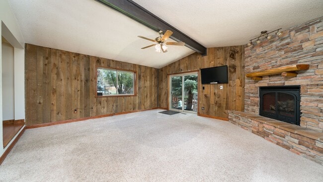 Building Photo - 5 Bedroom 3.5 Bath Home in Discovery @ Rockrimmon