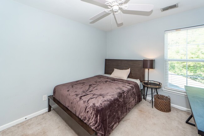 Building Photo - 3 Bedroom 2.5 Bath Single Family Home in W...