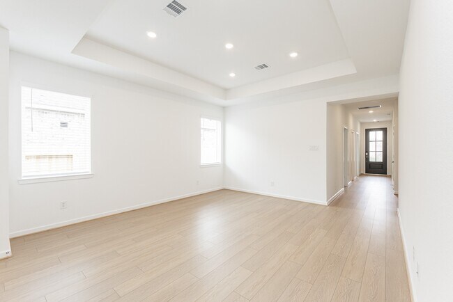 Building Photo - 9723 Rialto Hts Dr