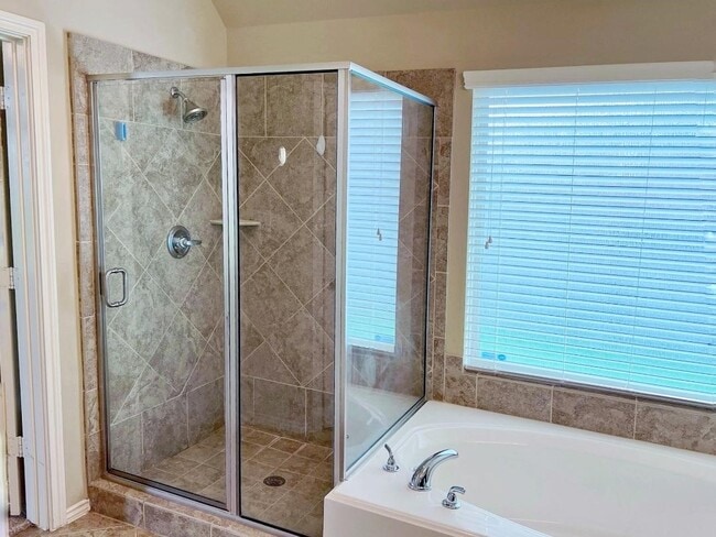 Building Photo - 4226 Ponderosa Hills Ln