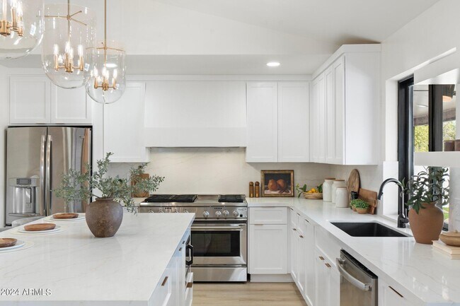 Building Photo - 1643 W Griswold Rd