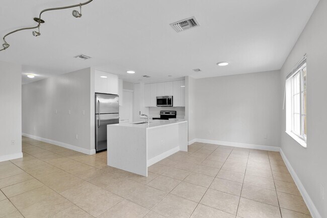 Building Photo - 6599 Old Farm Trail