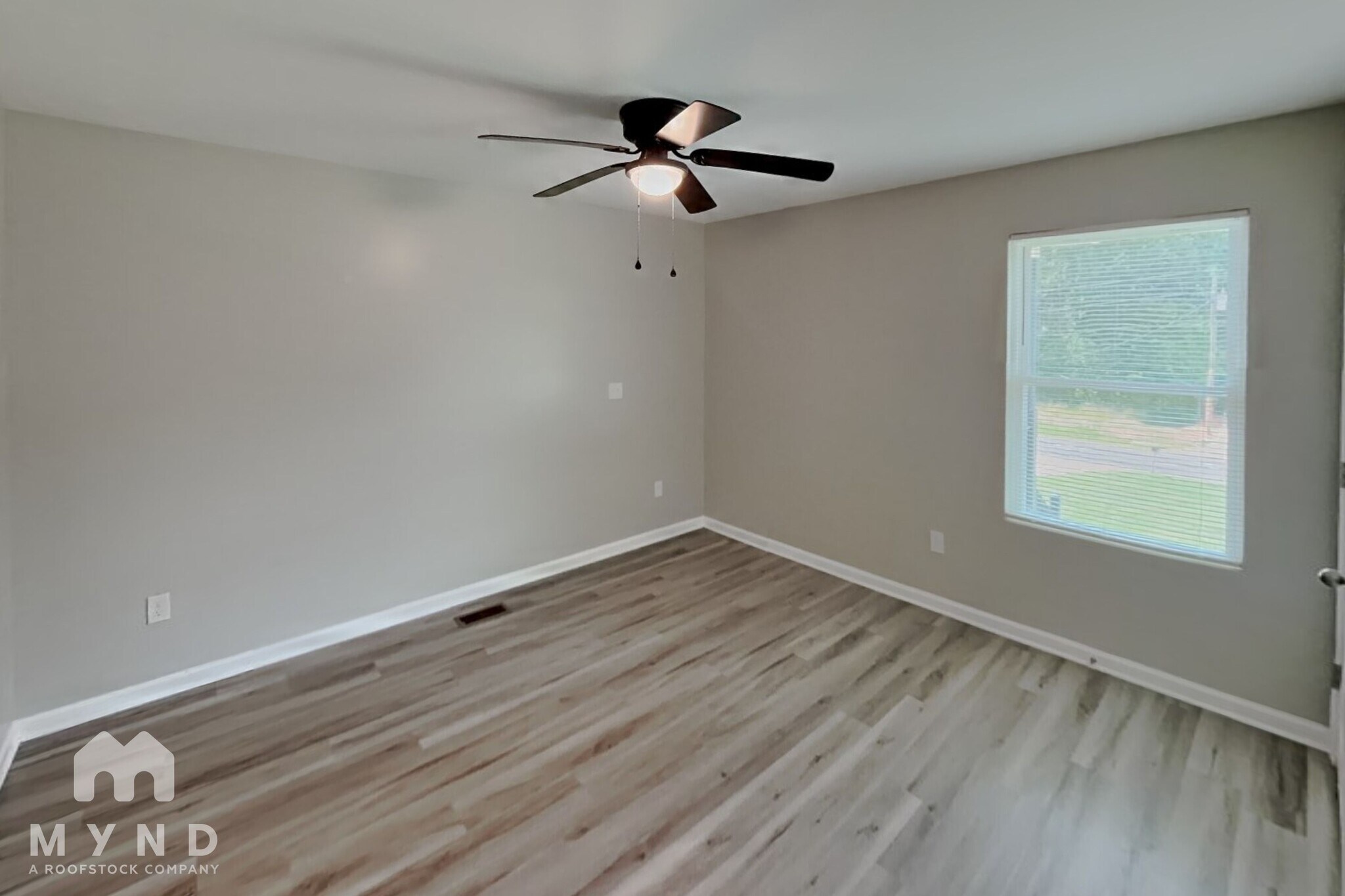 Building Photo - 214 Aspen Dr