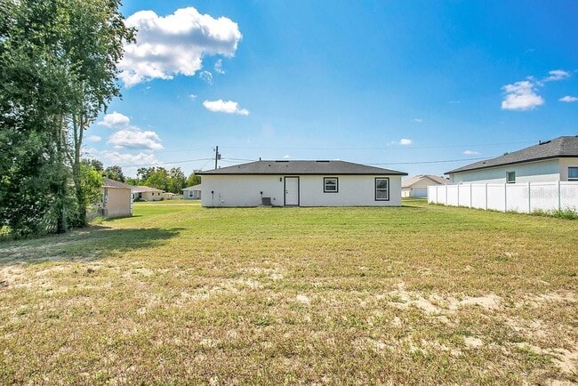 Building Photo - 27 Pine Trace Run