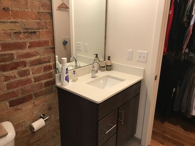 Building Photo - 26 E 14th St