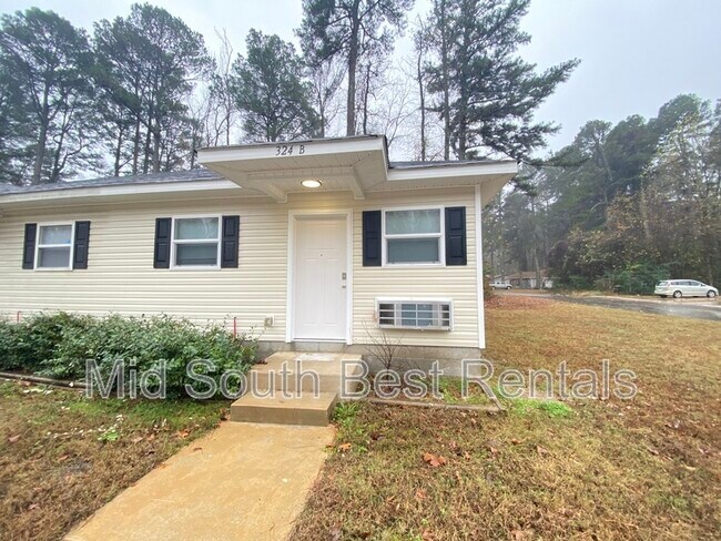 Building Photo - 324 Clint Rd